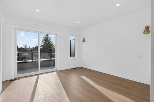 720 52 Avenue Sw, Calgary, AB - Indoor Photo Showing Other Room