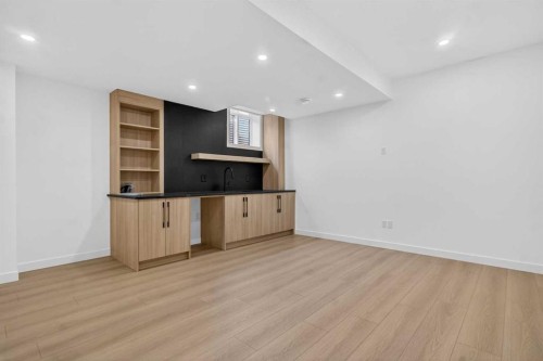 720 52 Avenue Sw, Calgary, AB - Indoor