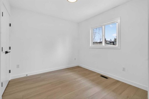 720 52 Avenue Sw, Calgary, AB - Indoor Photo Showing Other Room