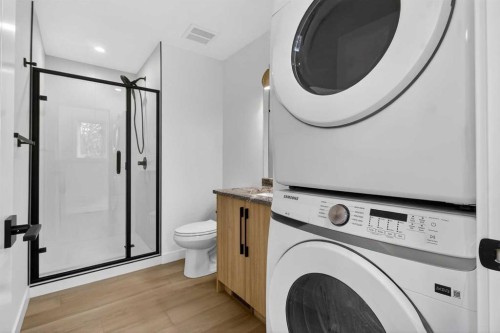 720 52 Avenue Sw, Calgary, AB - Indoor Photo Showing Laundry Room