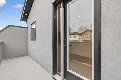 720 52 Avenue Sw, Calgary, AB - Outdoor With Exterior