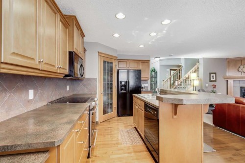 29 Cranleigh Way Se, Calgary, AB - Indoor Photo Showing Kitchen