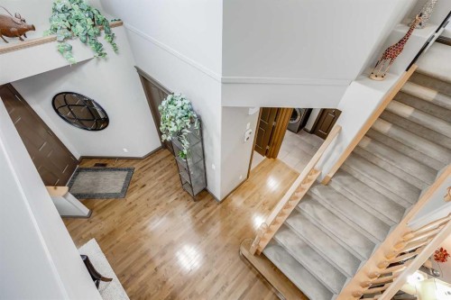 29 Cranleigh Way Se, Calgary, AB - Indoor Photo Showing Other Room