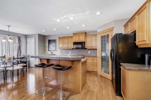 29 Cranleigh Way Se, Calgary, AB - Indoor Photo Showing Kitchen