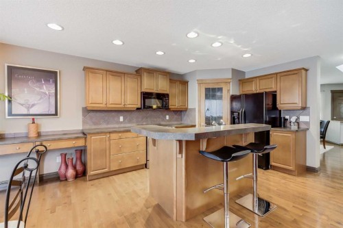 29 Cranleigh Way Se, Calgary, AB - Indoor Photo Showing Kitchen