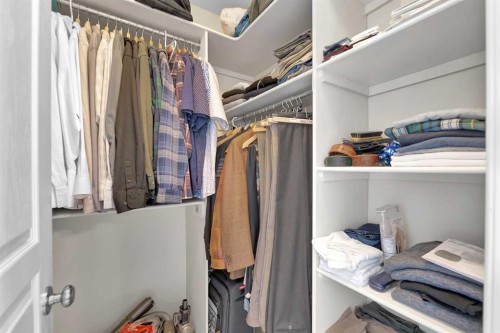 730 69 Avenue Sw, Calgary, AB - Indoor With Storage