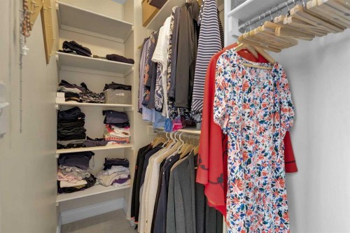 730 69 Avenue Sw, Calgary, AB - Indoor With Storage