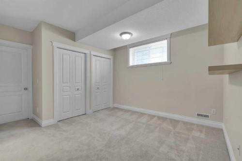 730 69 Avenue Sw, Calgary, AB - Indoor Photo Showing Other Room