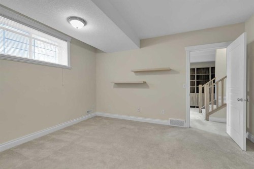 730 69 Avenue Sw, Calgary, AB - Indoor Photo Showing Other Room