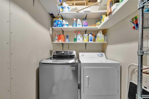 730 69 Avenue Sw, Calgary, AB - Indoor Photo Showing Laundry Room