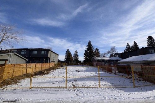 3711 41 Street Sw, Calgary, AB 