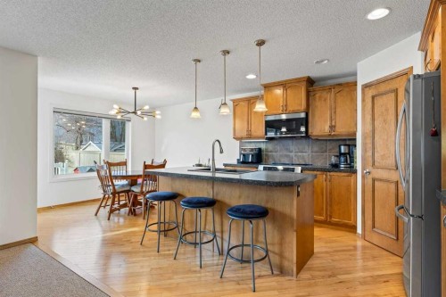 921 Cranston Drive Se, Calgary, AB - Indoor Photo Showing Kitchen