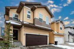 60 Covecreek Mews NE Calgary, AB T3J 4V9