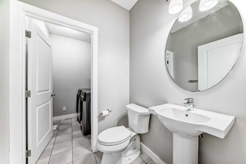 199 Kinniburgh Road, Chestermere, AB - Indoor Photo Showing Bathroom