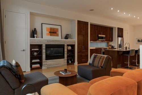 1721 30 Avenue Sw, Calgary, AB - Indoor Photo Showing Living Room