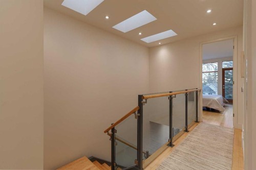 1721 30 Avenue Sw, Calgary, AB - Indoor Photo Showing Other Room