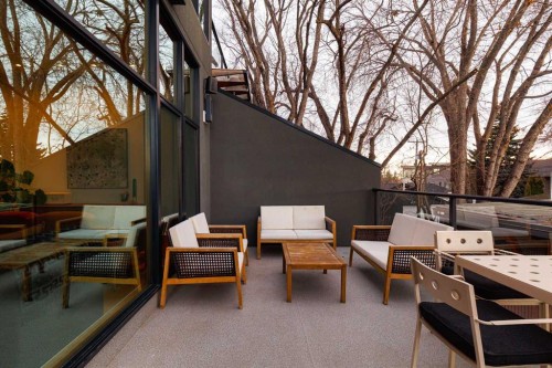 1721 30 Avenue Sw, Calgary, AB - Indoor Photo Showing Other Room