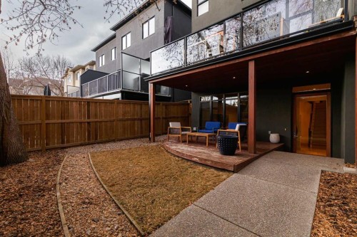 1721 30 Avenue Sw, Calgary, AB - Outdoor With Exterior