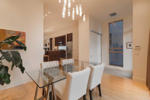 1721 30 Avenue Sw, Calgary, AB - Indoor Photo Showing Dining Room