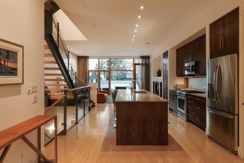 1721 30 Avenue Sw, Calgary, AB - Indoor Photo Showing Kitchen With Upgraded Kitchen