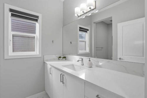 276 Calhoun Crescent Ne, Calgary, AB - Indoor Photo Showing Bathroom