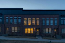 2327 77 Street SW Calgary, AB T3H 6E1