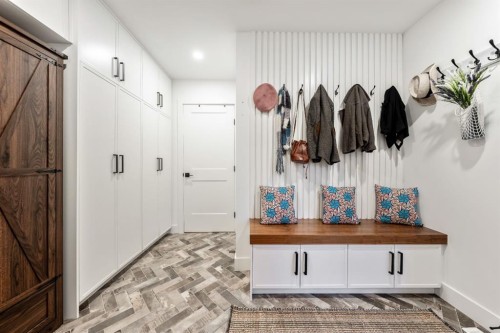 4008 5 Avenue Sw, Calgary, AB - Indoor Photo Showing Other Room