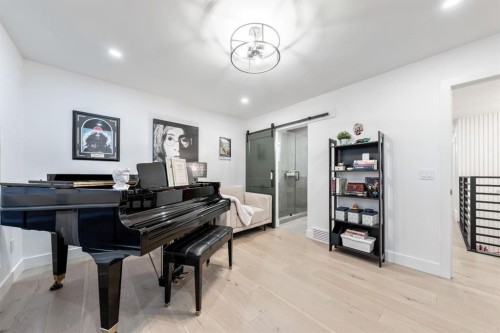4008 5 Avenue Sw, Calgary, AB - Indoor