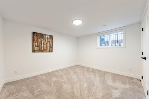 4008 5 Avenue Sw, Calgary, AB - Indoor Photo Showing Other Room