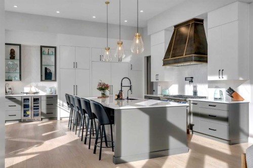 100 Elkton Close Sw, Calgary, AB - Indoor Photo Showing Kitchen With Upgraded Kitchen