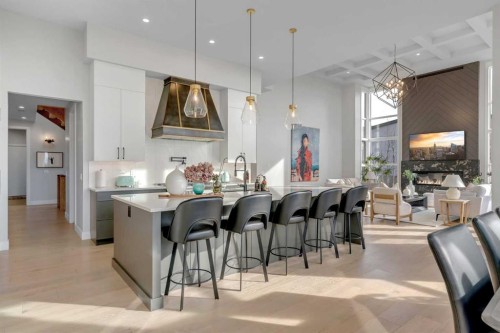 100 Elkton Close Sw, Calgary, AB - Indoor Photo Showing Kitchen With Upgraded Kitchen