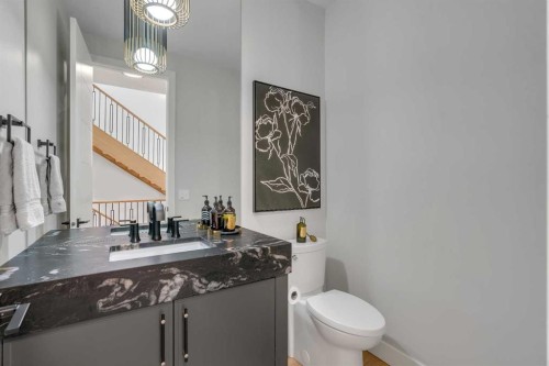 100 Elkton Close Sw, Calgary, AB - Indoor Photo Showing Bathroom