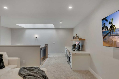 100 Elkton Close Sw, Calgary, AB - Indoor