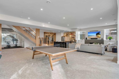 100 Elkton Close Sw, Calgary, AB - Indoor Photo Showing Other Room