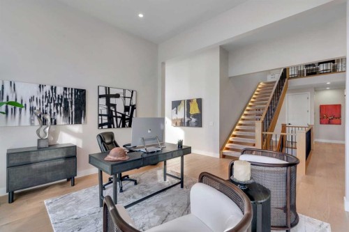 100 Elkton Close Sw, Calgary, AB - Indoor Photo Showing Other Room