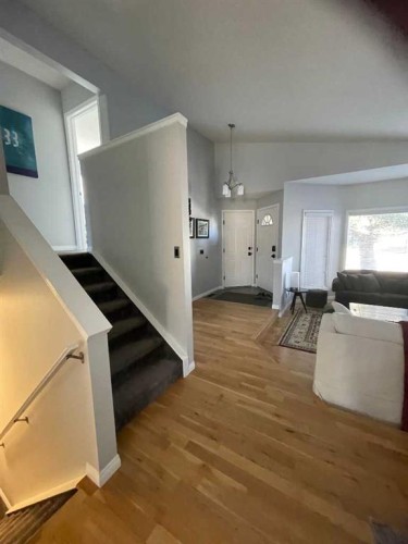 55 Shawbrooke Crescent Sw, Calgary, AB - Indoor Photo Showing Other Room