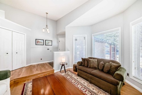 55 Shawbrooke Crescent Sw, Calgary, AB - Indoor Photo Showing Other Room