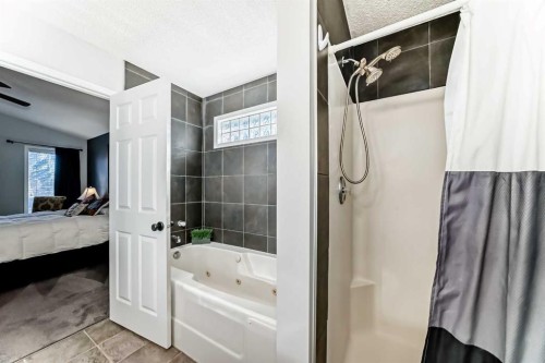 55 Shawbrooke Crescent Sw, Calgary, AB - Indoor Photo Showing Bathroom