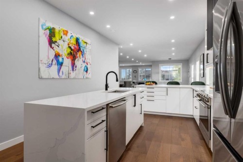 3223 Signal Hill Drive Sw, Calgary, AB - Indoor Photo Showing Kitchen With Upgraded Kitchen