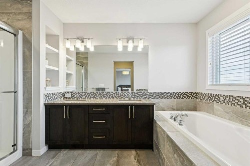 331 Hillcrest Heights Sw, Airdrie, AB - Indoor Photo Showing Bathroom