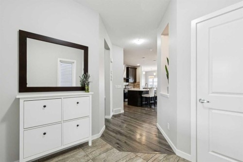 331 Hillcrest Heights Sw, Airdrie, AB - Indoor Photo Showing Other Room