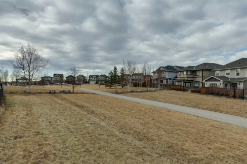 331 Hillcrest Heights Sw, Airdrie, AB - Outdoor