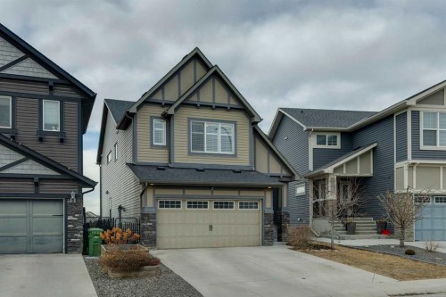 331 Hillcrest Heights Sw, Airdrie, AB - Outdoor With Facade