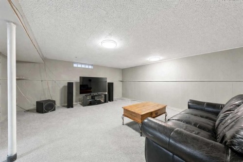9136 Allison Drive Se, Calgary, AB - Indoor