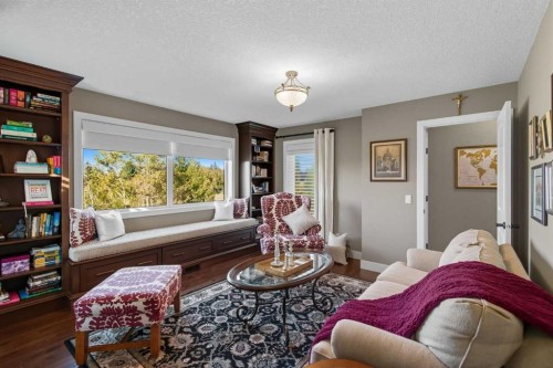 41 Evergreen Mount Sw, Calgary, AB - Indoor Photo Showing Living Room