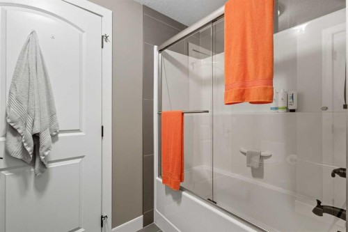 41 Evergreen Mount Sw, Calgary, AB - Indoor Photo Showing Bathroom