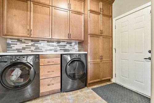 208 Tuscany Ravine View Nw, Calgary, AB - Indoor Photo Showing Laundry Room