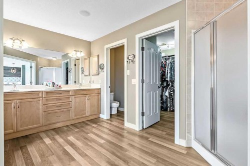 208 Tuscany Ravine View Nw, Calgary, AB - Indoor Photo Showing Bathroom