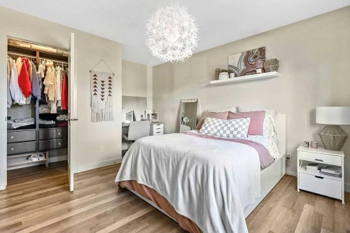 208 Tuscany Ravine View Nw, Calgary, AB - Indoor Photo Showing Bedroom