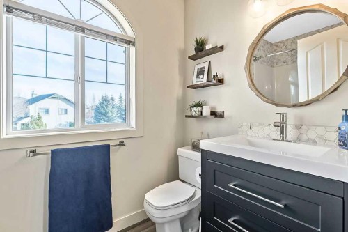 208 Tuscany Ravine View Nw, Calgary, AB - Indoor Photo Showing Bathroom